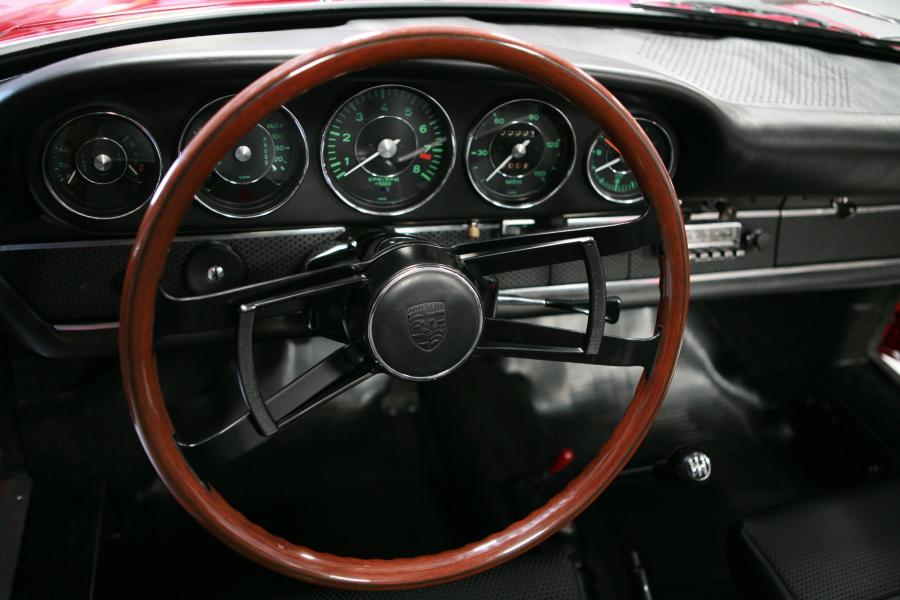  Porsche 911 S Soft Window Targa 1967 года  (фото 16 из 18)